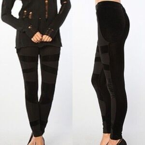 NWT - MinkPink Black Velour Banded Leggings - Size L